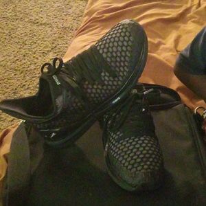 😍😍Price drop!!! Barely worn!!! Puma Ignite